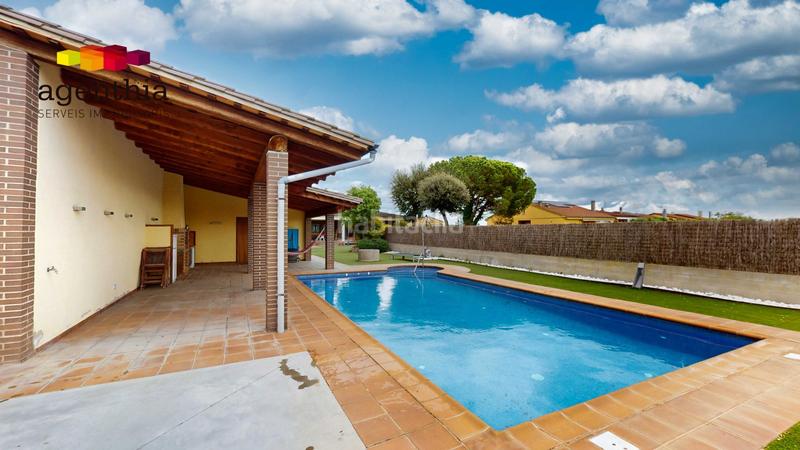 Foto 65564375-1d3b-4fe9-91b7-130b53e23408. Casa con riscaldamento parcheggio piscina in Sils