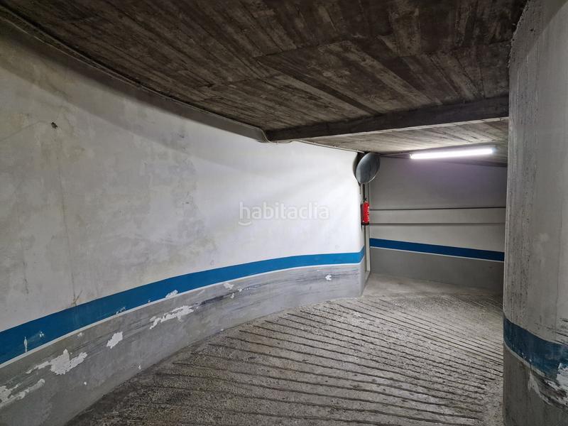 Foto 763b4ed7-acd5-45c2-b9df-24edbc1d943b. Parking moto en Centre-Barri Vell Girona