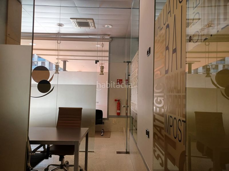 Foto 5c83576f-90f7-472e-8b7e-7aab3cd2647d. Local comercial a Eixample Sud-Migdia Girona