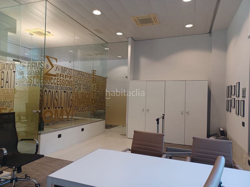 Foto a44685c6-cbef-4e5a-a436-9b453e04ef04. Local comercial a Eixample Sud-Migdia Girona