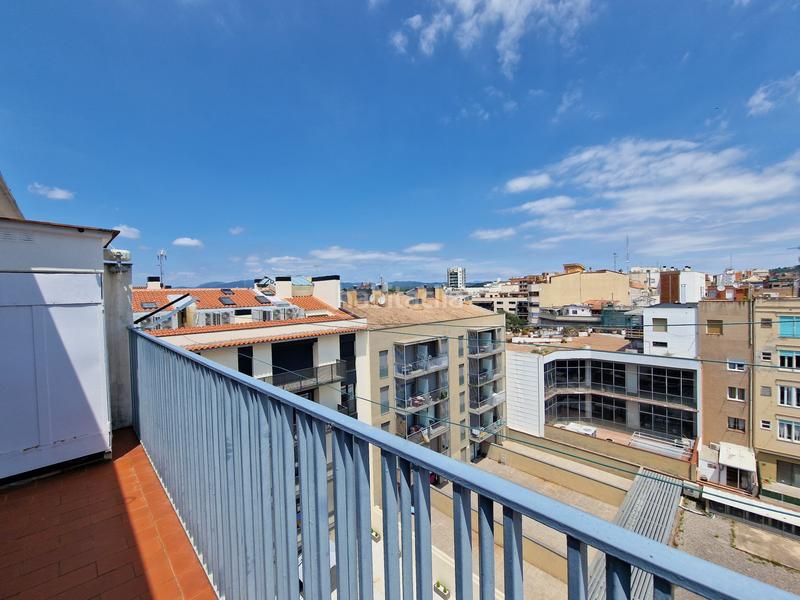 Foto ebaf1705-e8b8-494a-a00f-1ff947350728. Àtic a Eixample Nord Girona