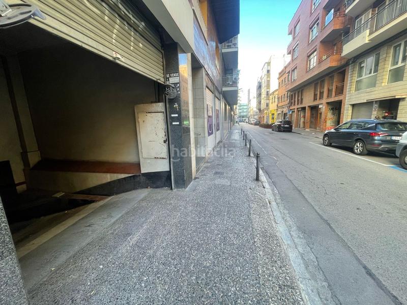 Foto f676eeee-2a57-4193-b1d3-04ccc6bb74f4. Car parking in Eixample Nord Girona