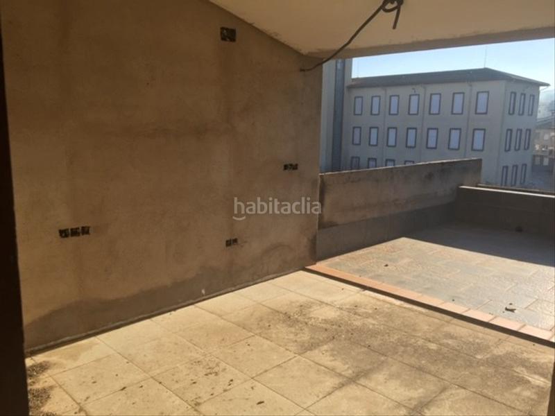 Foto bd775b33-12be-4d09-bc4c-c97e147d26cc. Edificio en Anglès
