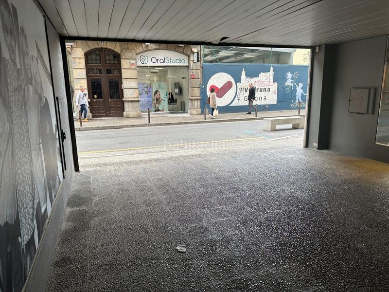 Foto 76bdec59-1de1-465e-8e74-02e379ea38c1. Aparcament cotxe a Eixample Nord Girona