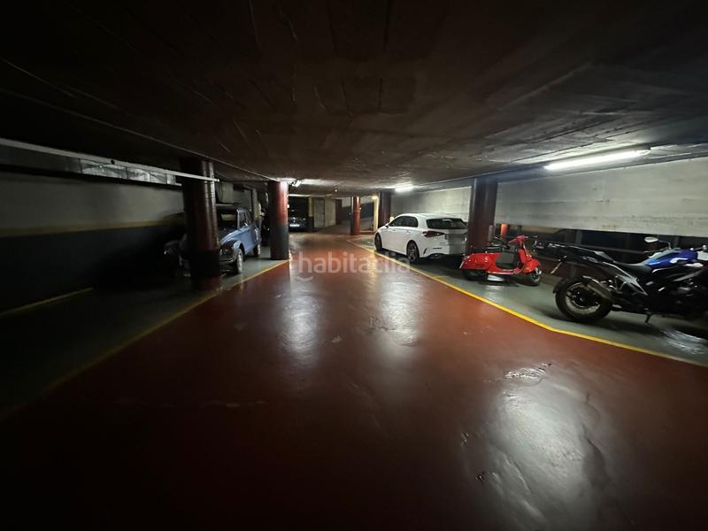 Foto 6dfddbc3-b0dd-4267-a5b7-f4cb84ed8a0a. Parking coche en Eixample Nord Girona