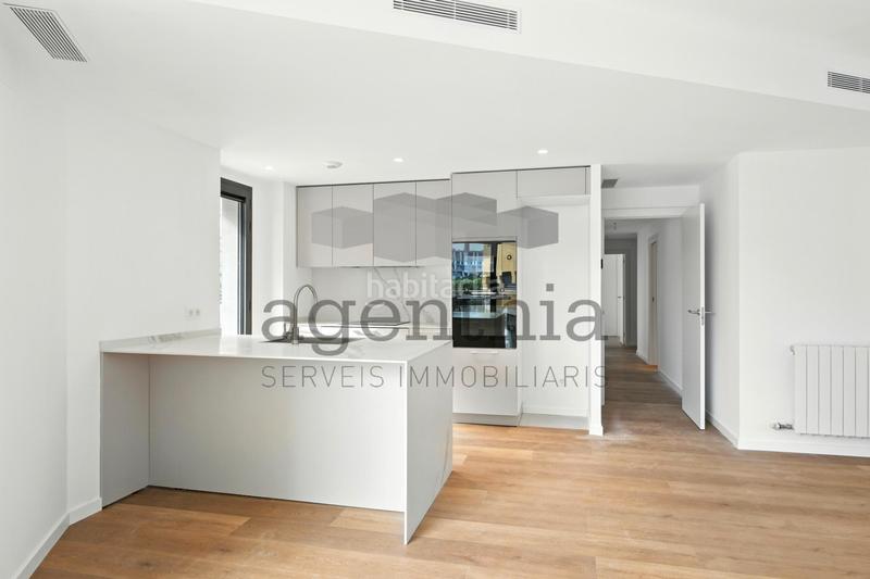 Foto ef06d380-94ec-4a3d-a40a-667ef4234890. Appartamento 102m<sup>2</sup> in carrer migdia 124 in Eixample Sud-Migdia Girona