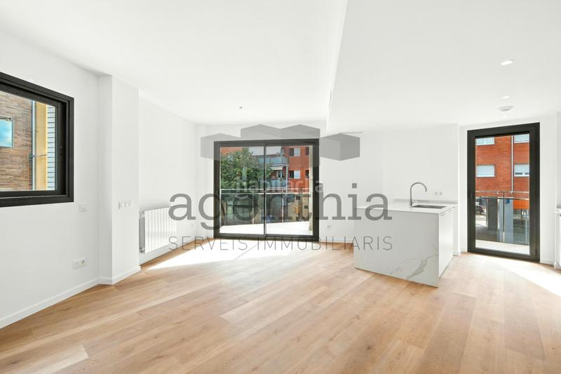 Foto 3544cb92-1d4d-4287-a8b4-db06a7c5e19b. Pis 102m<sup>2</sup> a carrer migdia 124 a Eixample Sud-Migdia Girona