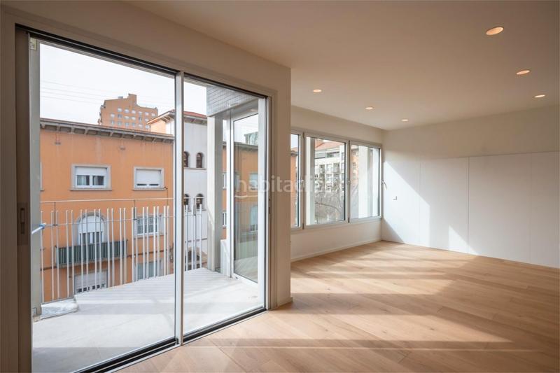 Foto 43a8fdd2-e9a3-4e02-843e-189f98939d8a. Pis 119m<sup>2</sup> a carrer migdia 63 a Eixample Sud-Migdia Girona
