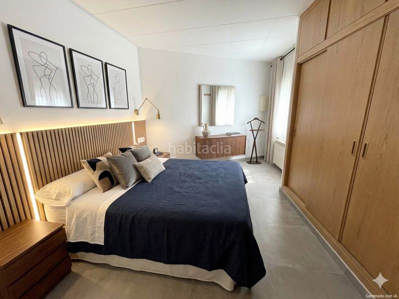 Foto 05bbeb06-f71e-4fa7-bace-50e2c586a981. Casa adossada amb calefacció aparcament a Eixample Sant Feliu de Guíxols