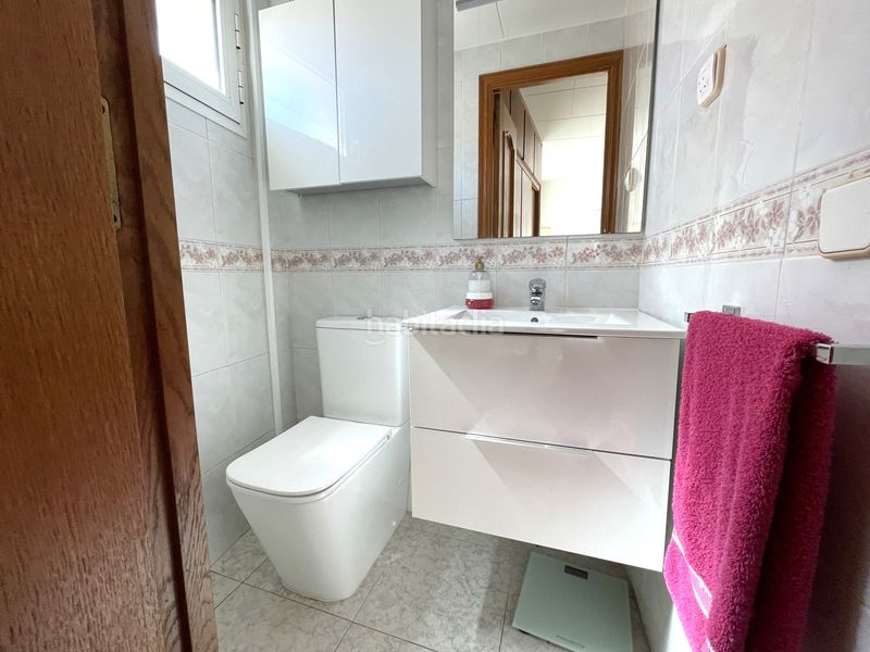 Foto 0f48e01d-95a0-4a37-99fb-421b8f9b38bb. Casa adossada amb calefacció aparcament a Eixample Sant Feliu de Guíxols