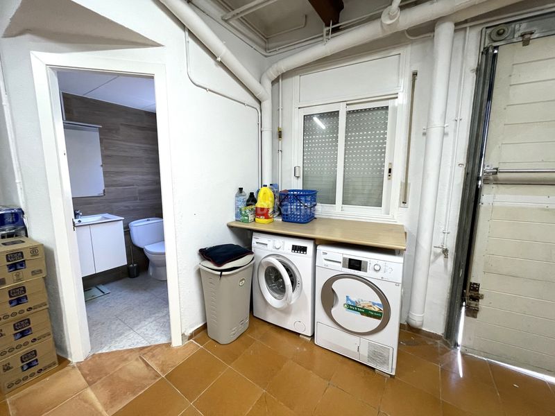 Foto 38ba2c9d-c833-479b-9fc9-5c470a1509f2. Casa adossada amb calefacció aparcament a Eixample Sant Feliu de Guíxols