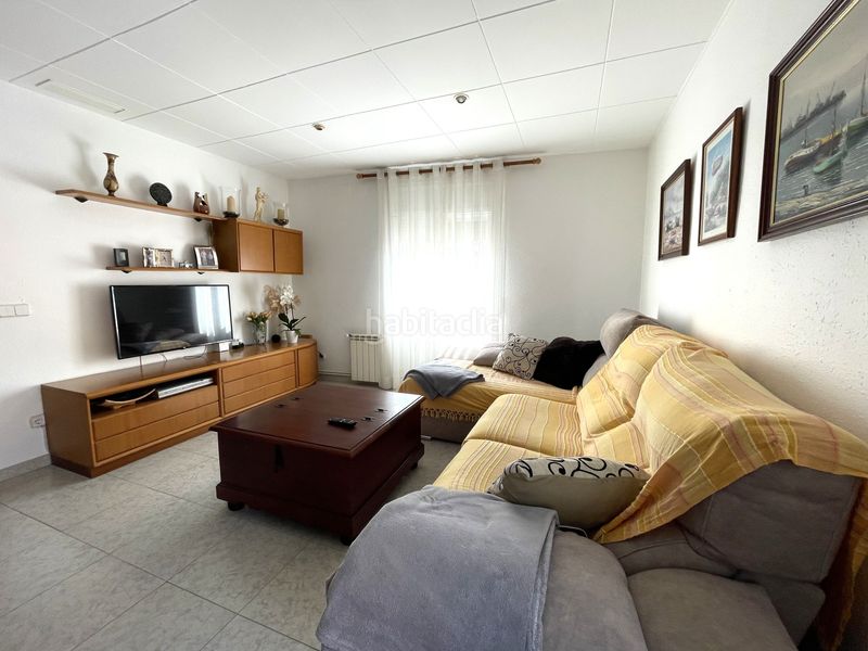 Foto 391079f2-5347-4459-b2a6-d58b0a272e0a. Casa adossada amb calefacció aparcament a Eixample Sant Feliu de Guíxols