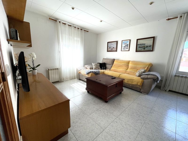 Foto 4b2aff72-edbf-44a6-9753-ac24e94eb050. Casa adossada amb calefacció aparcament a Eixample Sant Feliu de Guíxols