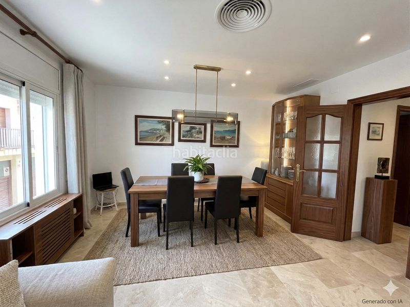 Foto 654b334f-bde4-41a2-8ae2-0c93a94cbfe0. Casa adossada amb calefacció aparcament a Eixample Sant Feliu de Guíxols