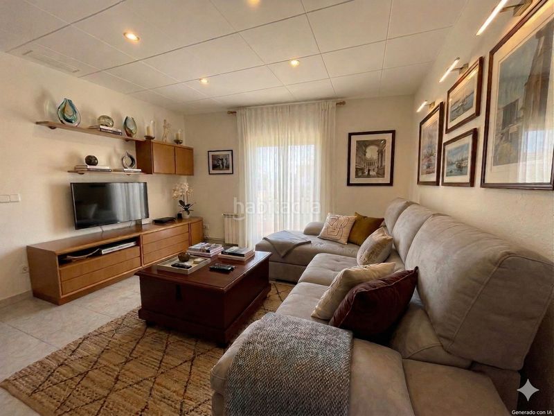 Foto 7ea8bd93-979b-4607-a5ec-a16b0f9e1ae8. Casa adossada amb calefacció aparcament a Eixample Sant Feliu de Guíxols