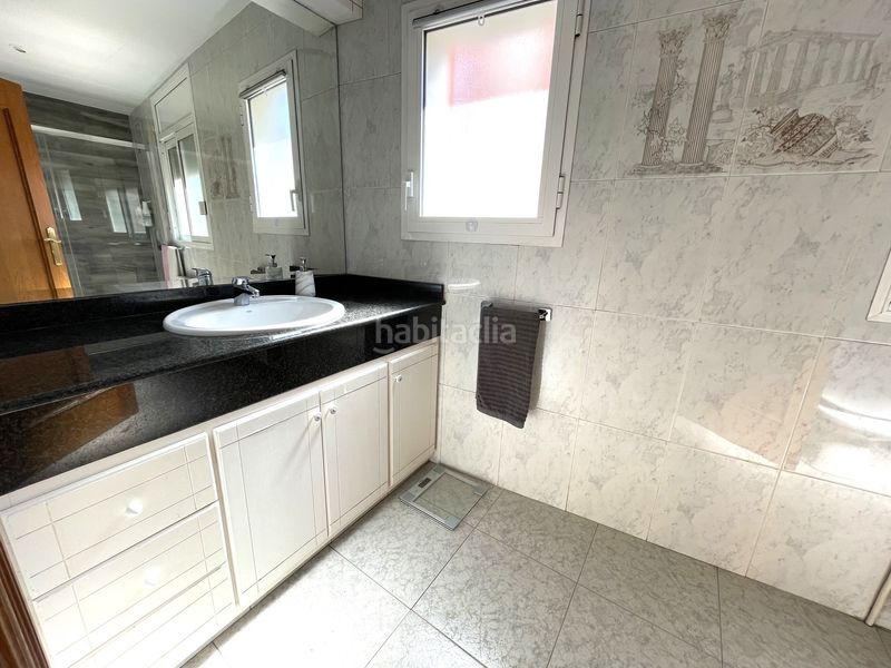 Foto 906b4b55-4a77-4de9-8ed9-3493e3de3647. Casa adossada amb calefacció aparcament a Eixample Sant Feliu de Guíxols