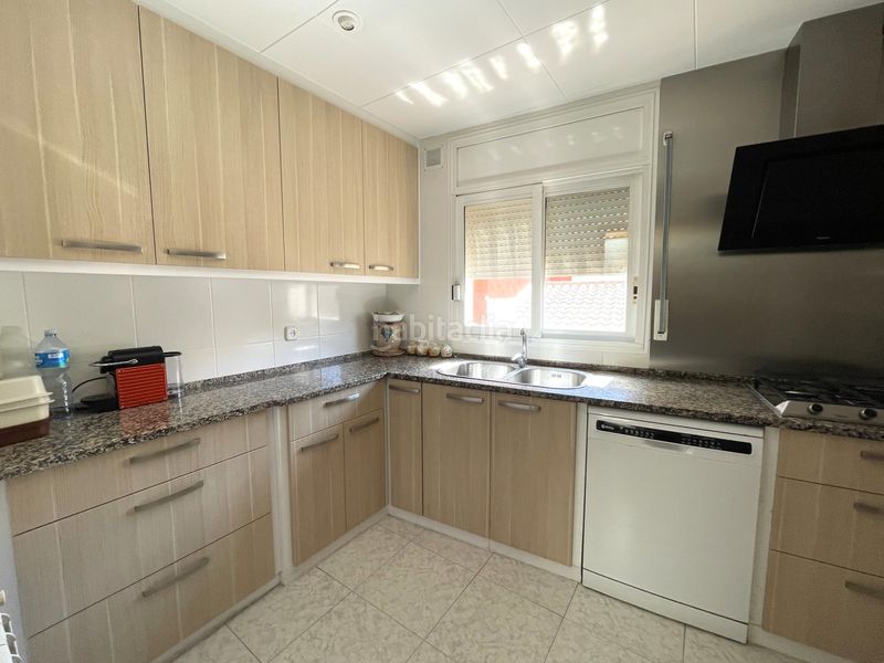 Foto c4e39d99-f4a3-47f5-8127-201c5ab5047b. Casa adossada amb calefacció aparcament a Eixample Sant Feliu de Guíxols