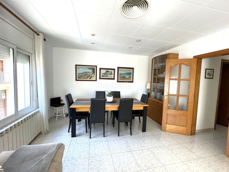 Foto dcc2d042-c084-4188-a646-4a16a3f7e728. Casa adossada amb calefacció aparcament a Eixample Sant Feliu de Guíxols