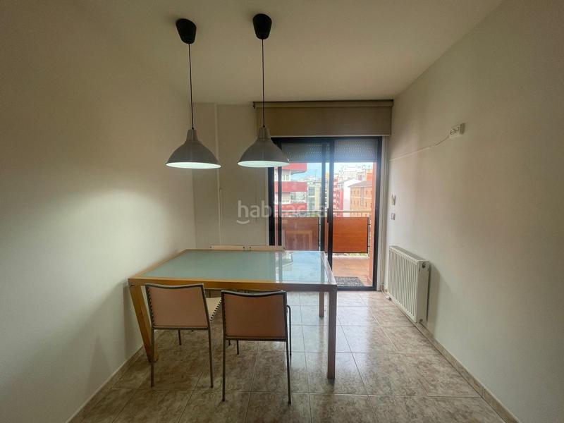 Foto c7e2d476-3daa-48e8-81a9-0fcb13da5a40. Lloguer pis amb calefacció a Eixample Nord Girona