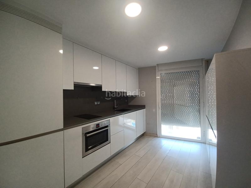 Foto ca2ce0e2-9ef7-423c-b6cb-5b172af6a17c. Duplex with heating in Centre Salt