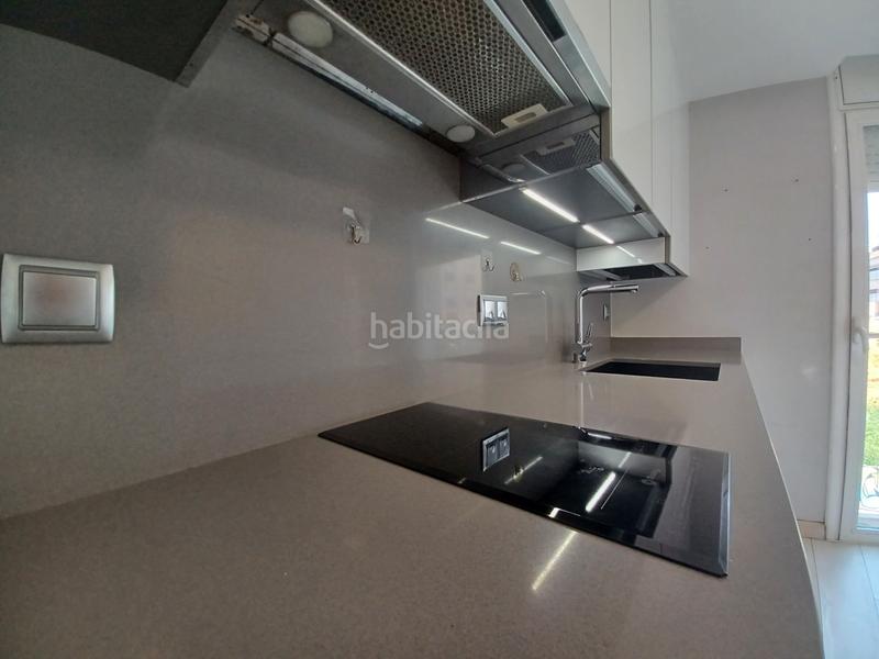 Foto c9ea680c-1335-4d2c-bc38-0291177ef4ab. Zweistöckige wohnung mit heizung in Centre Salt