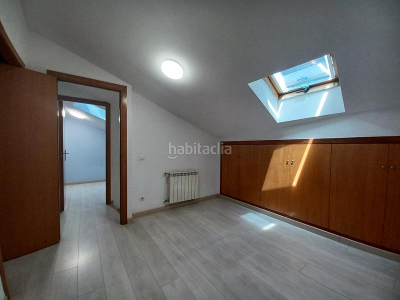 Foto f2e2cb81-07af-4c63-bd84-0c52d3c16988. Zweistöckige wohnung mit heizung in Centre Salt