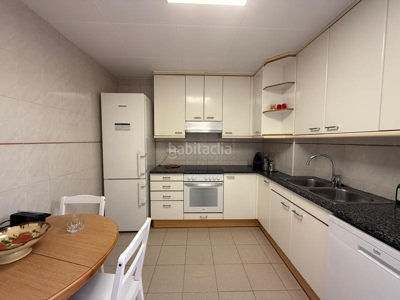 Foto a776f353-f18a-4c93-b1bc-84b3eb95e3aa. Alquiler piso en Eixample Nord Girona