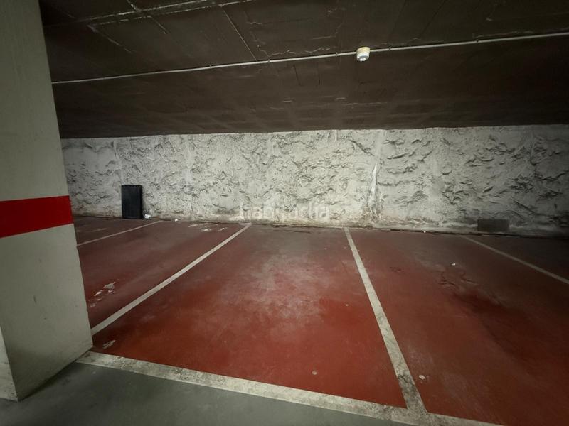 Foto b1d8ec3b-5a12-400a-bae7-42716bd37b63. Aparcament cotxe a La Devesa Girona