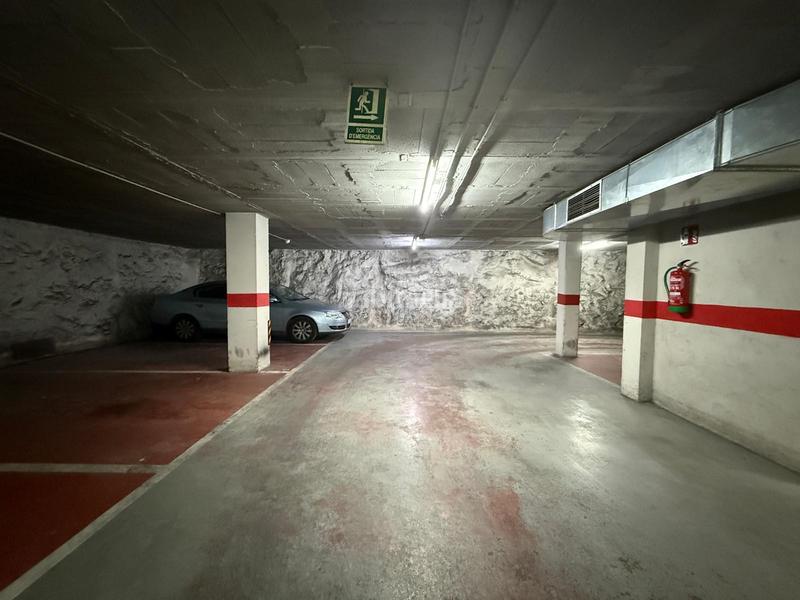 Foto 228e2421-652d-46f9-8a2c-04c81eadbccf. Car parking in La Devesa Girona