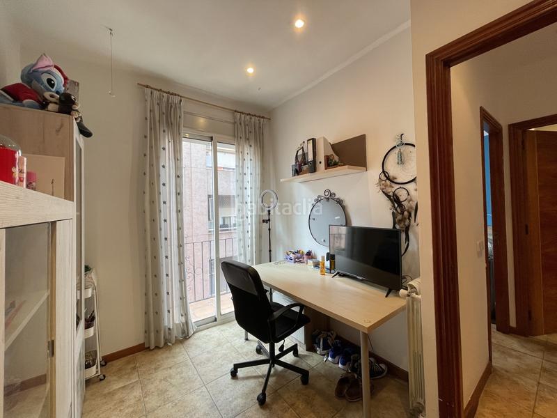 Foto f3fceaf7-7eb9-4eae-93b3-be60e1adf610. Zweistöckige wohnung mit heizung in Eixample Nord Girona