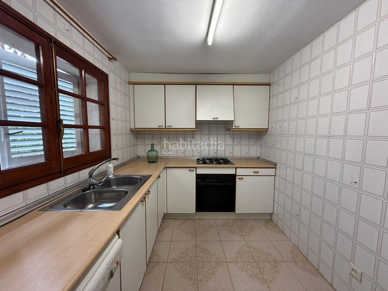 Foto 6eaa8ae2-73ca-472b-9c08-44cf2bc67298. Casa adossada amb calefacció aparcament a Montjuïc Girona