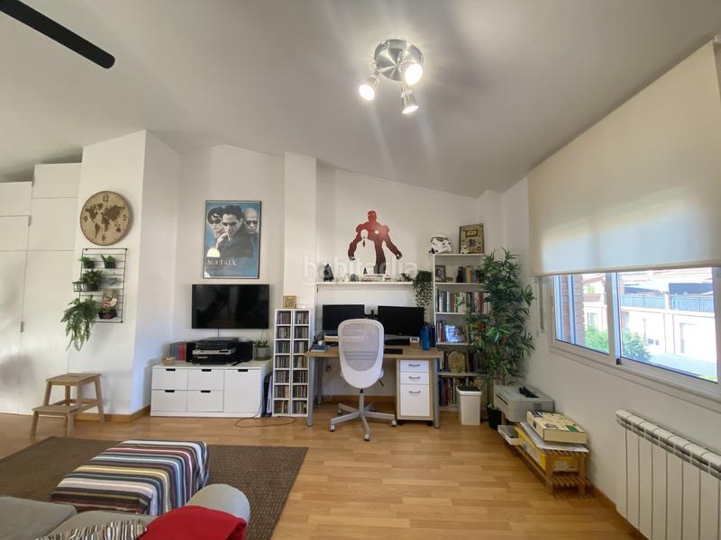 Foto 49172a98-0229-441c-8678-ed2cebeddef2. Reihenhaus mit heizung parking in Celrà