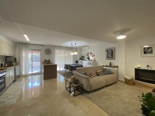 Semi detached house  Dels montserrat roig