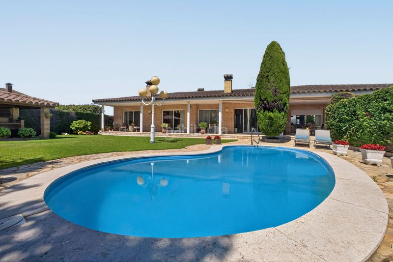 Foto 0ac464ab-fa16-43ce-ac7c-70a7e174cd8e. Casa amb calefacció aparcament piscina a Quart