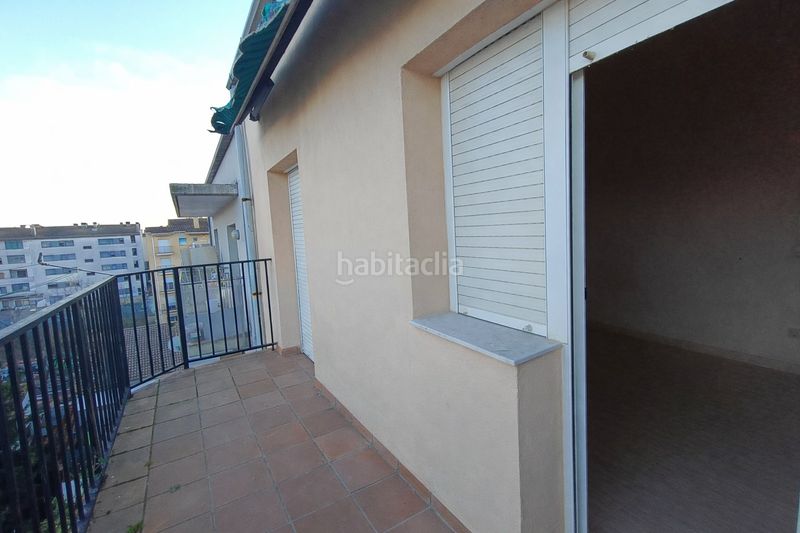 Foto f2d082ab-a1b9-45ff-b024-4e7e7e60ddb5. Piso en Centre Salt