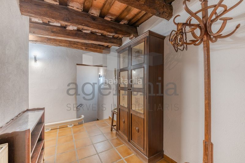Foto f78f513c-f4e7-4f8c-972e-046f444e018d. Masia amb calefacció a Vilablareix