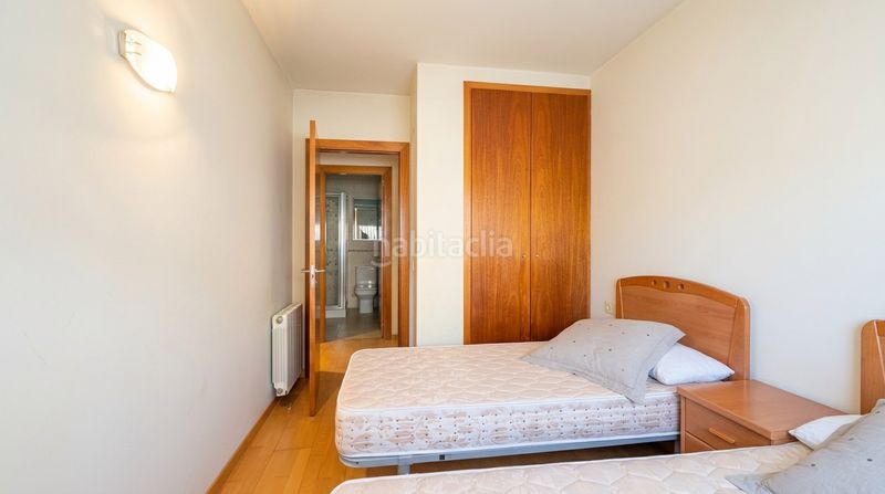 Foto daf23b12-d191-4010-948a-26018767605a. Pis amb calefacció aparcament a Montilivi Girona