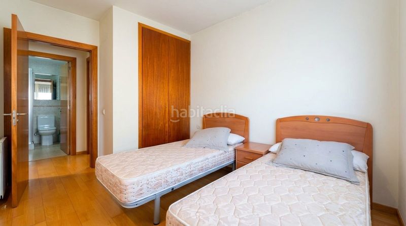Foto eb6243f5-baea-48aa-bb65-d63b314b0449. Pis amb calefacció aparcament a Montilivi Girona