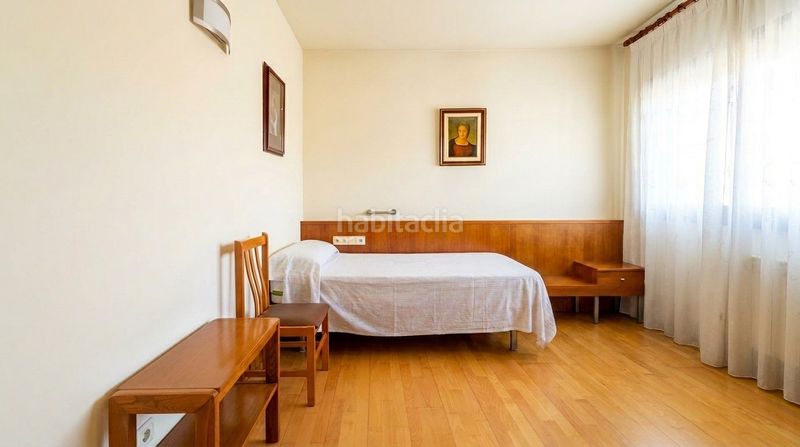 Foto f019e448-3887-4f2b-bb18-ce82e61cda1f. Pis amb calefacció aparcament a Montilivi Girona