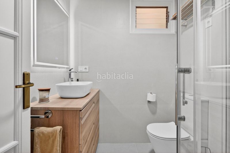 Foto f3ffca01-c1e4-4333-b469-5fbf909bbab7. Pis amb calefacció a Eixample Nord Girona