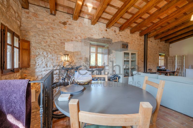 Foto 1ff3f245-0703-4a1a-8c3f-69434174a544. Casa aparellada amb calefacció a Sant Daniel Girona