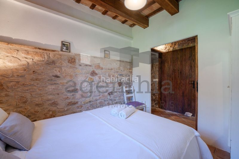 Foto 26e5d7b0-e05f-46e5-9fc9-997c911d1814. Casa aparellada amb calefacció a Sant Daniel Girona
