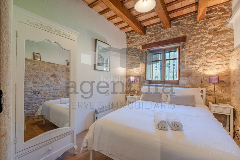 Foto ada460e3-263b-4e7f-b1f8-7fe35eb4b1d0. Casa aparellada amb calefacció a Sant Daniel Girona