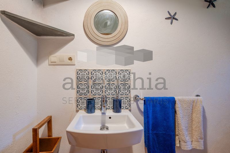 Foto cc5da86e-80ca-4aca-bef3-55747e50642e. Casa aparellada amb calefacció a Sant Daniel Girona
