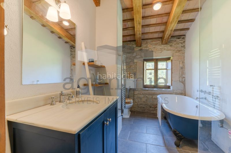 Foto d082b733-d7df-49d5-a71e-b2c8324d67df. Casa aparellada amb calefacció a Sant Daniel Girona