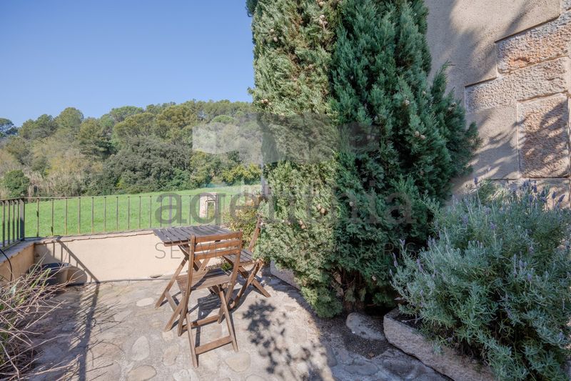 Foto dc552b75-788d-4112-aa25-424737878fe5. Casa aparellada amb calefacció a Sant Daniel Girona