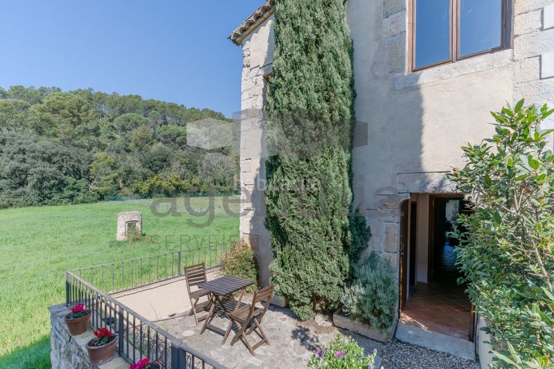 Foto e5db6e5a-44c6-4582-b1c6-ca0a97807829. Casa aparellada amb calefacció a Sant Daniel Girona