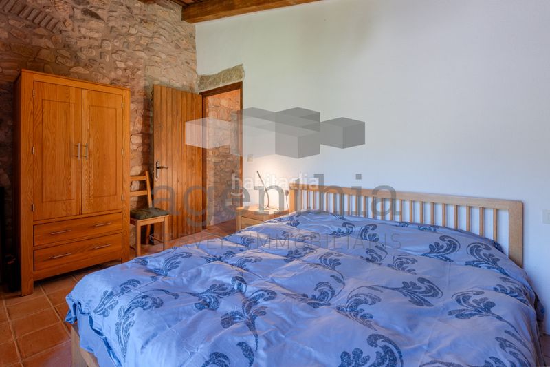 Foto ed653554-d0aa-4305-8564-3050907bba49. Casa aparellada amb calefacció a Sant Daniel Girona