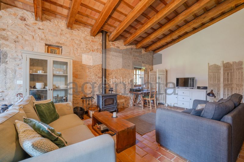 Foto f51f8c94-f79e-41e1-9787-bf1e4ae1cb9b. Casa aparellada amb calefacció a Sant Daniel Girona
