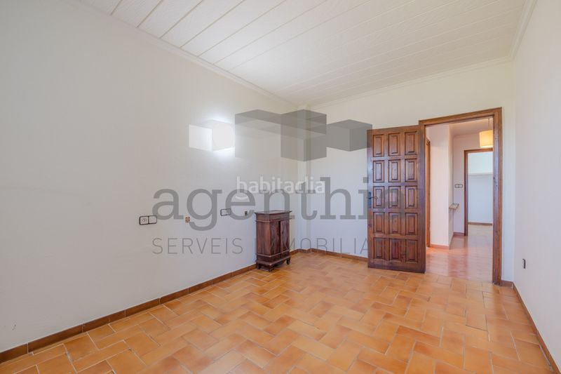 Foto 734376ee-8441-47a6-9264-a19cc0f47ee7. Masia amb calefacció aparcament a Palau Girona